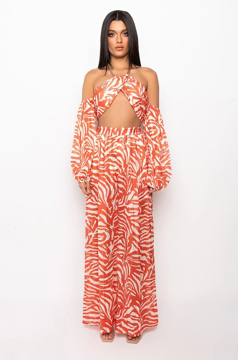 FEELING GOOD LIVING BETTER CHAIN HALTER CROP TOP 9 FEELING GOOD LIVING BETTER CHAIN HALTER CROP TOP - Image 7