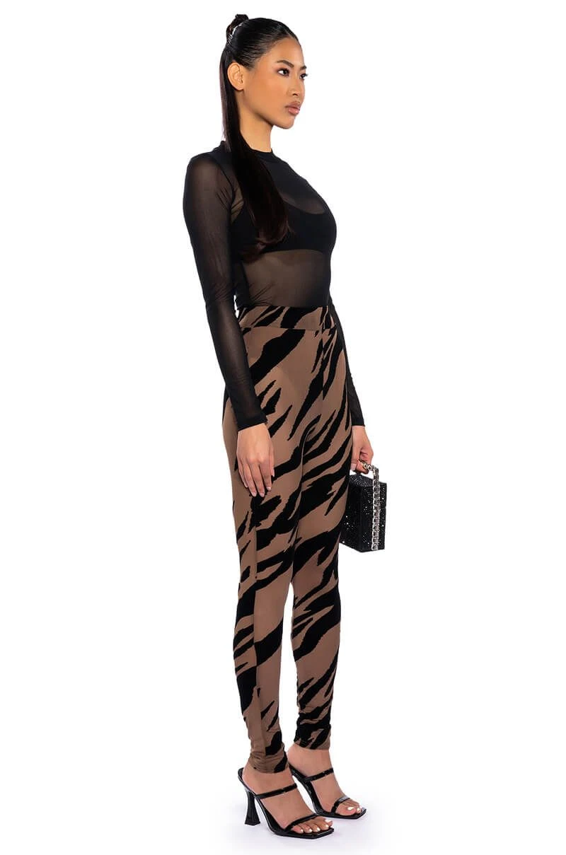 GIRL'S INSTINCT HIGH RISE LEGGING 6 GIRL'S INSTINCT HIGH RISE LEGGING - Image 4