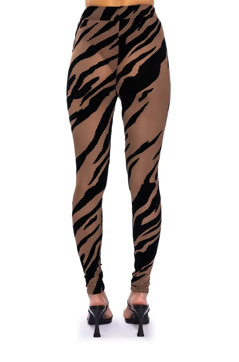 GIRL'S INSTINCT HIGH RISE LEGGING 9 GIRL'S INSTINCT HIGH RISE LEGGING - Image 7