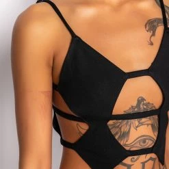 HOTTIE CUTOUT CROP TANK -helmut shop hottie cutout crop tank black 8 8