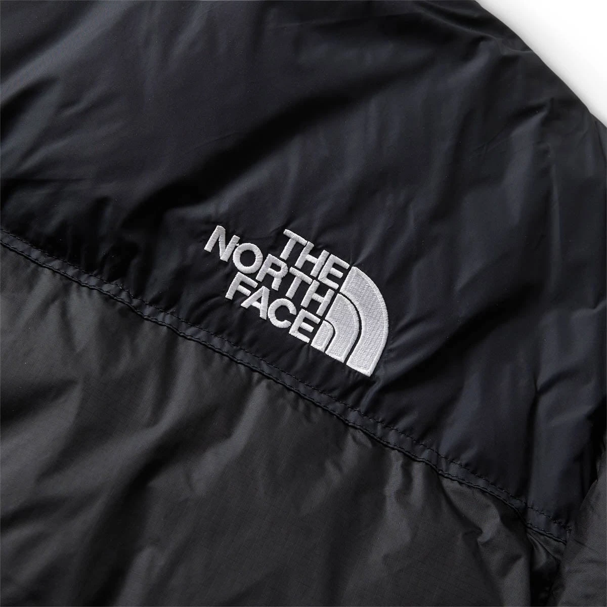 The North Face 1996 RETRO NUPTSE JACKET RECYCLED 8 The North Face 1996 RETRO NUPTSE JACKET RECYCLED - Image 6